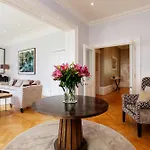 Veeve - Majestic In Kensington
